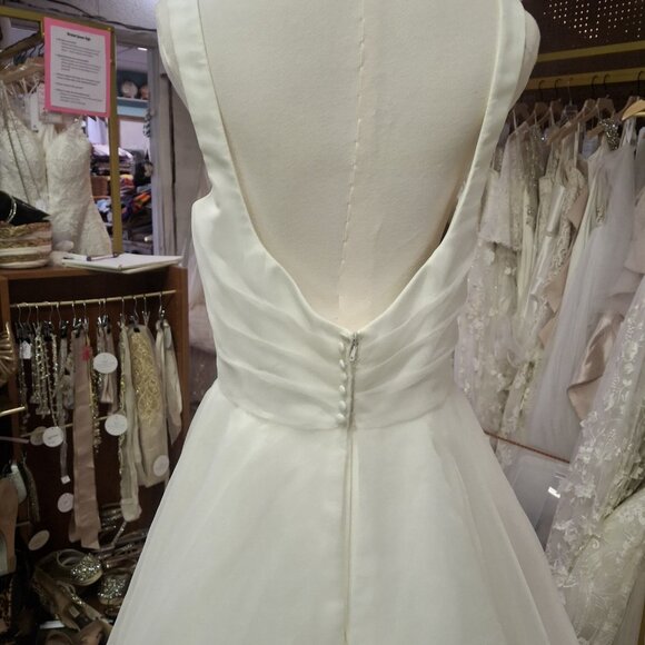 Justin Alexander #55113 Wedding Gown (Unaltered) - Picture 5 of 9